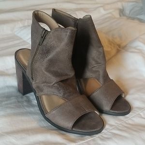 Rebels brown sandal 8.5